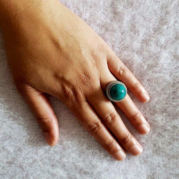 Turquoise Bezel Fashion Ring Silver Tone Size 7 - Picture 9 of 9